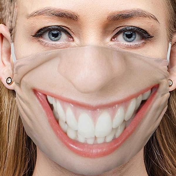 женщина улыбается маска на лицо