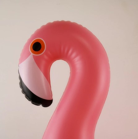Бассейн надувной для чашек в виде фламинго